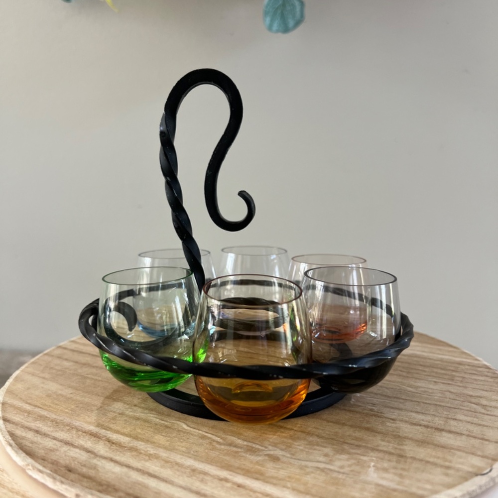 Unique!!  Vintage Shot Glass Set
